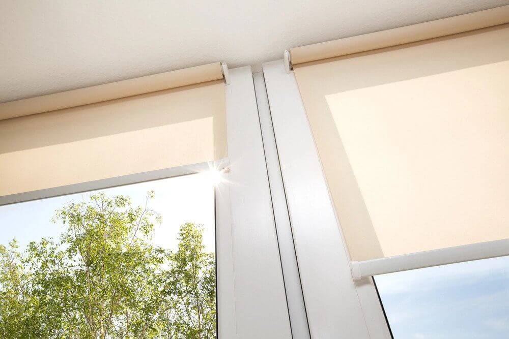 Securely Remove Your Roller Blinds, How To Remove Curtains Blinds